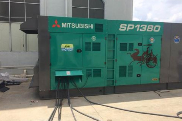 泰来为什么有些柴油发电机组的输出电压可以调节？